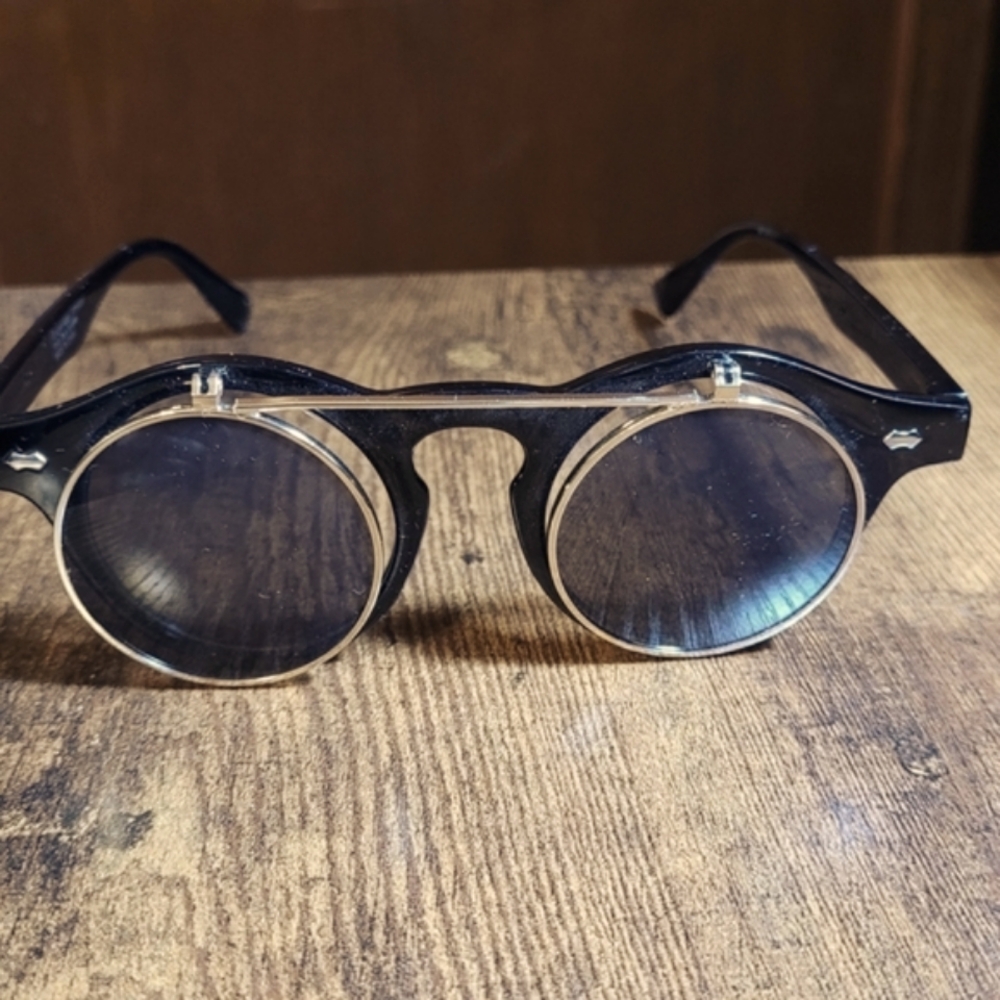 Steampunk Sunglass Goggles with Gold Trim for Men & Women - Picture 5 of 11